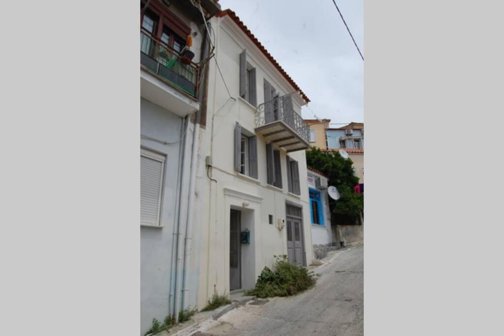 فيلا Soultana'S Antique House بلوماريوس المظهر الخارجي الصورة